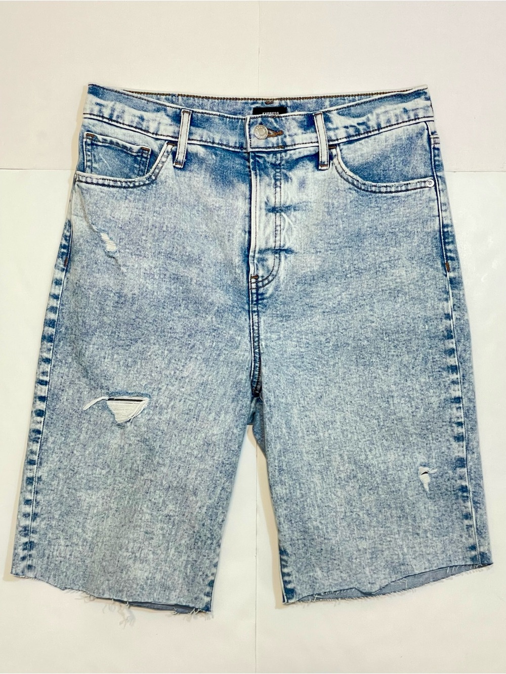 Express Women’s Distressed Acid Wash Super High Rise Cutoff Jean Shorts Size 8R
